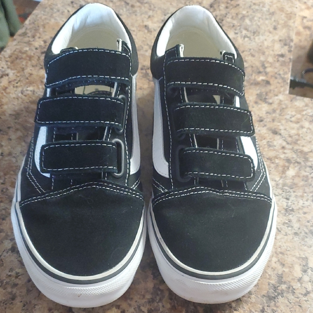 Women Mens Black & White Velcro Sneaker